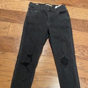 LEVIS SKINNY BLACK RIP JEANS